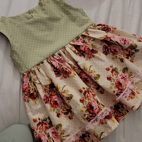 Dress - Picture 3 of 4